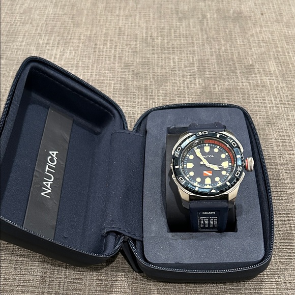 Nautica Men's Navy Dive Watch - Picture 4 of 10